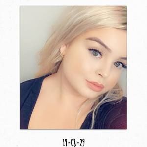 Meet your Posher, Caitlin